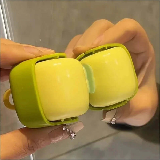 Revolutionary Mini Reusable Lint Roller - Ultimate Hair and Dust Removal Tool for Effortless Cleaning on Clothes, Pets, and Furniture